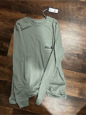 Vineyard Vines Men’s Long-Sleeve Pocket Tee in Sage